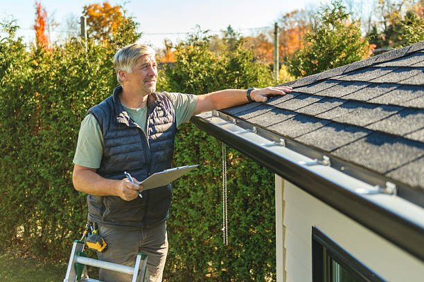 Professional Roofing technician working in Newburg, WI